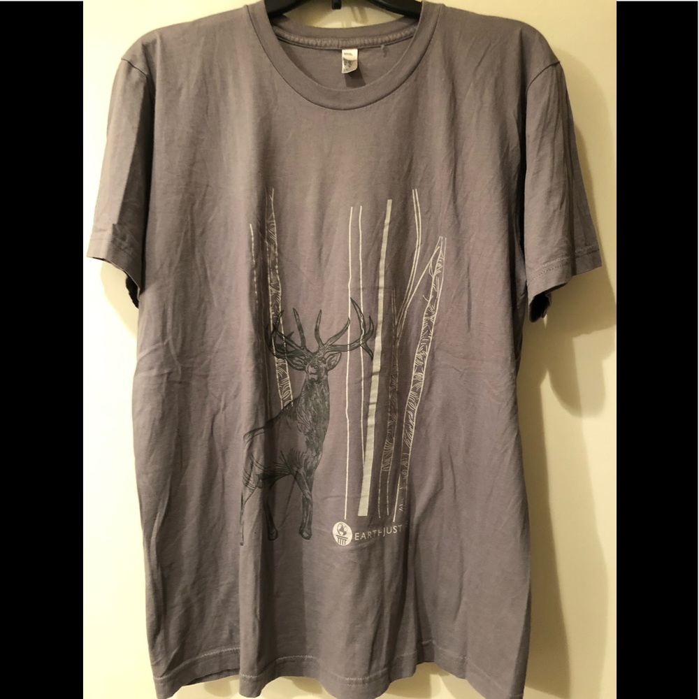⛵️4/$20 Men’s t-shirt. 100% Combed Cotton. Gray. Size L.